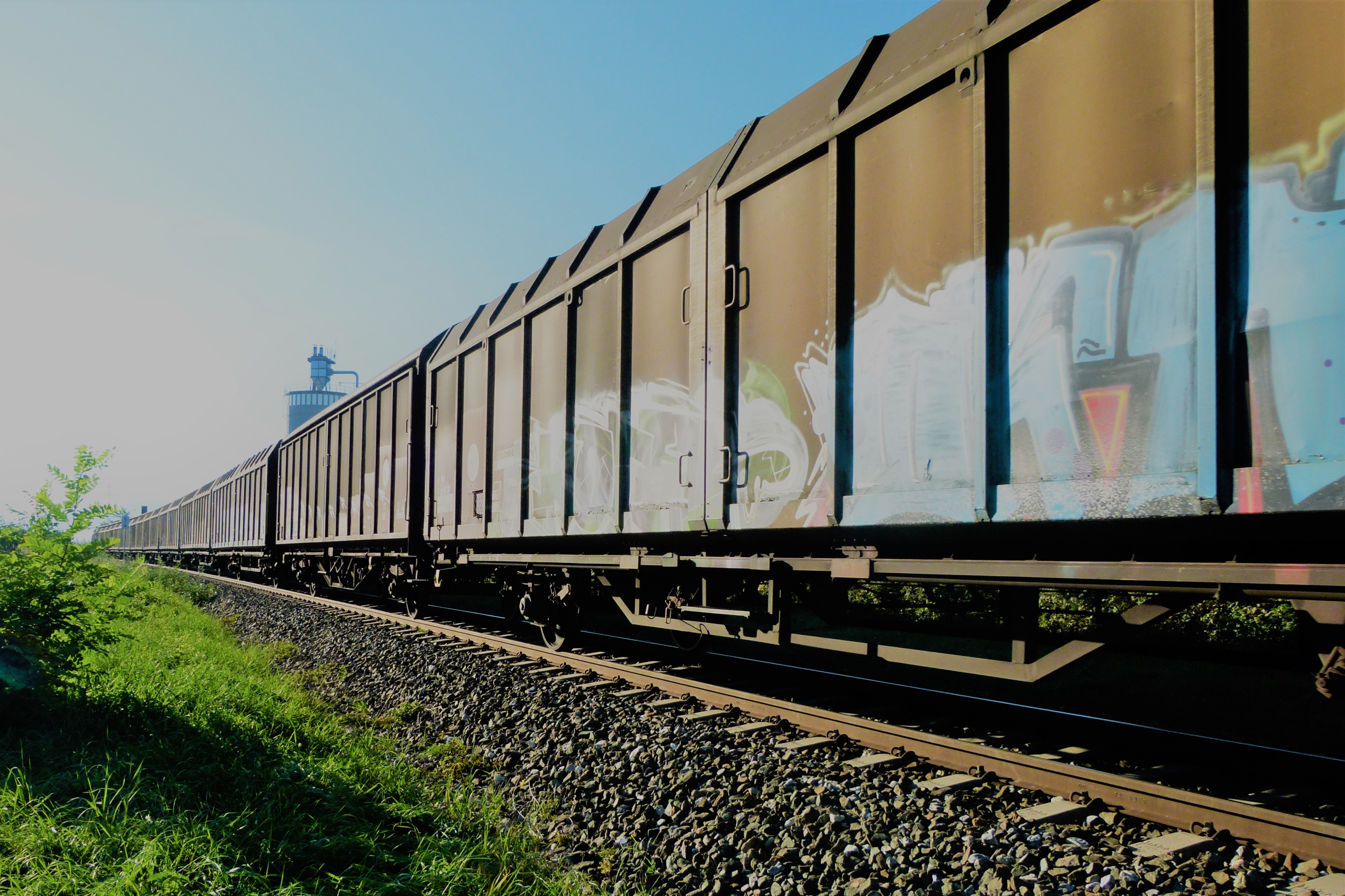 Güterwaggons auf dem Weg nach Neudörfl