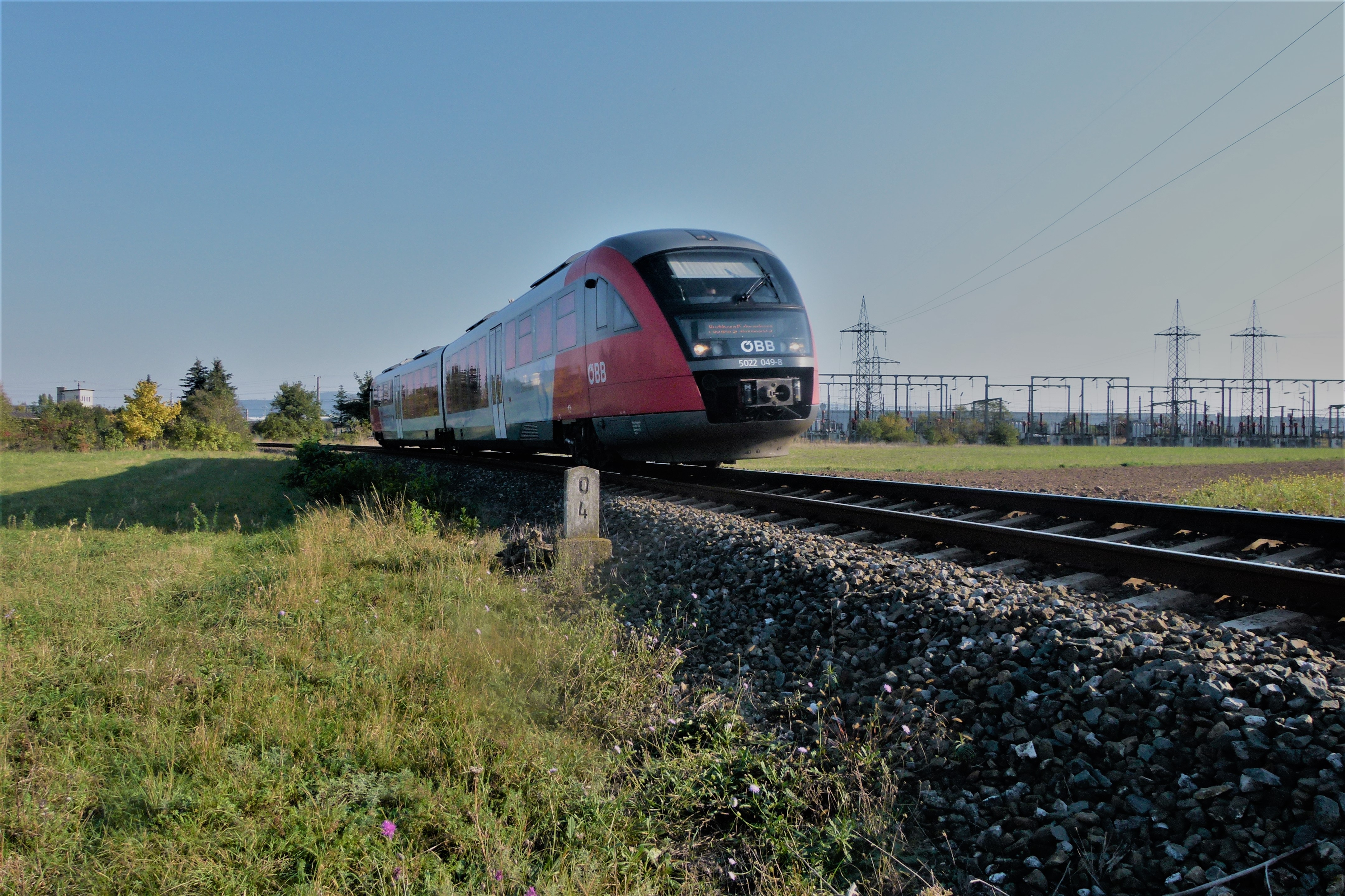 ÖBB 5022 bei Streckenkilometer 0,4 der Gutensteiner bzw. Schneebergbahn