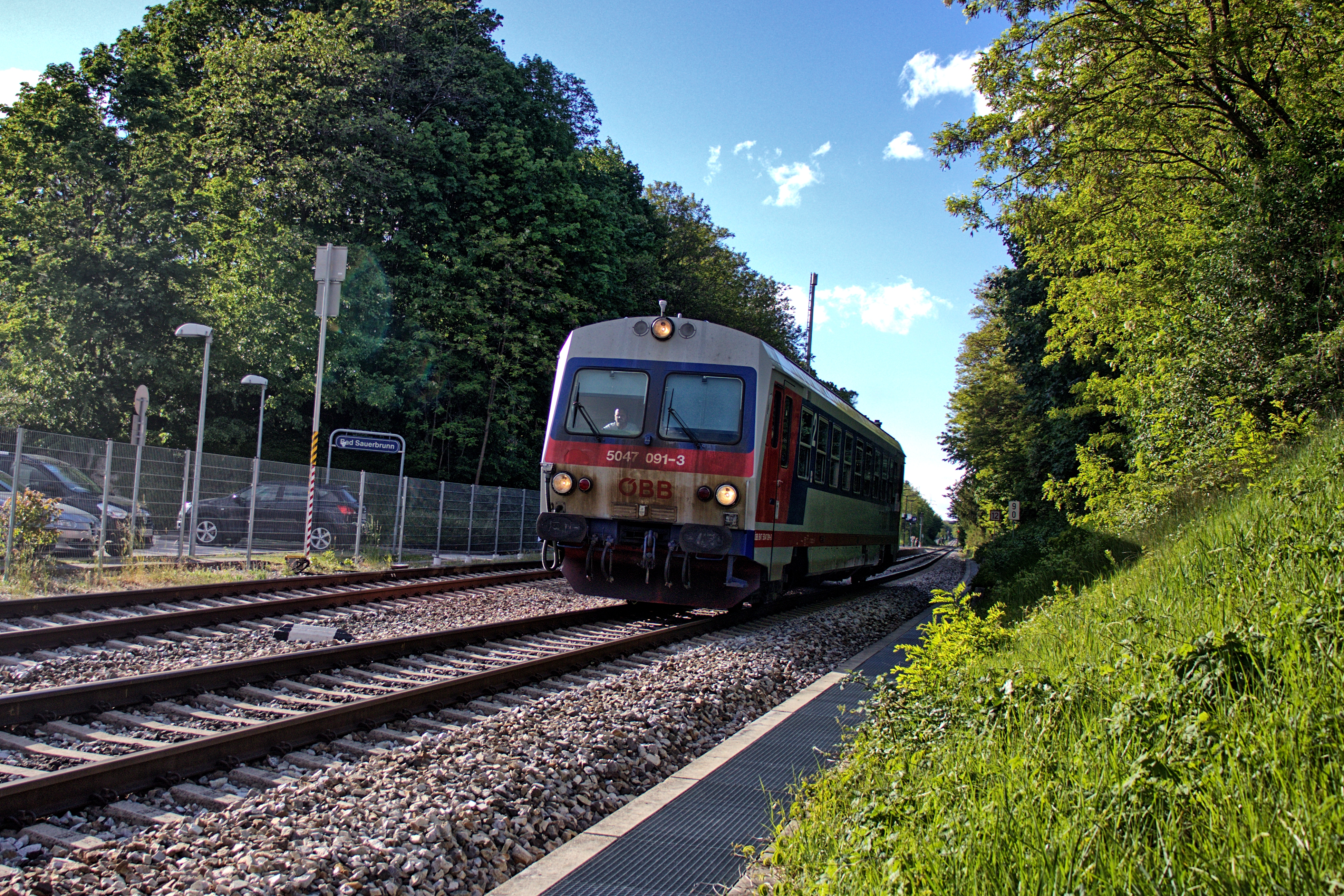 ÖBB 5047 im Bahnhof Bad Sauerbrunn