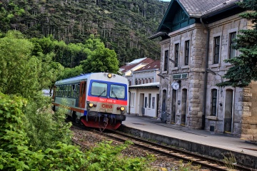 ÖBB 5047 im Bahnhof Berndorf Stadt