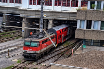 ÖBB 1142 abgestellt in der Verkehrstation Wien Spittelau